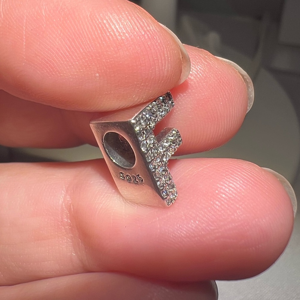 Letter F Charm - Picture 5 of 11